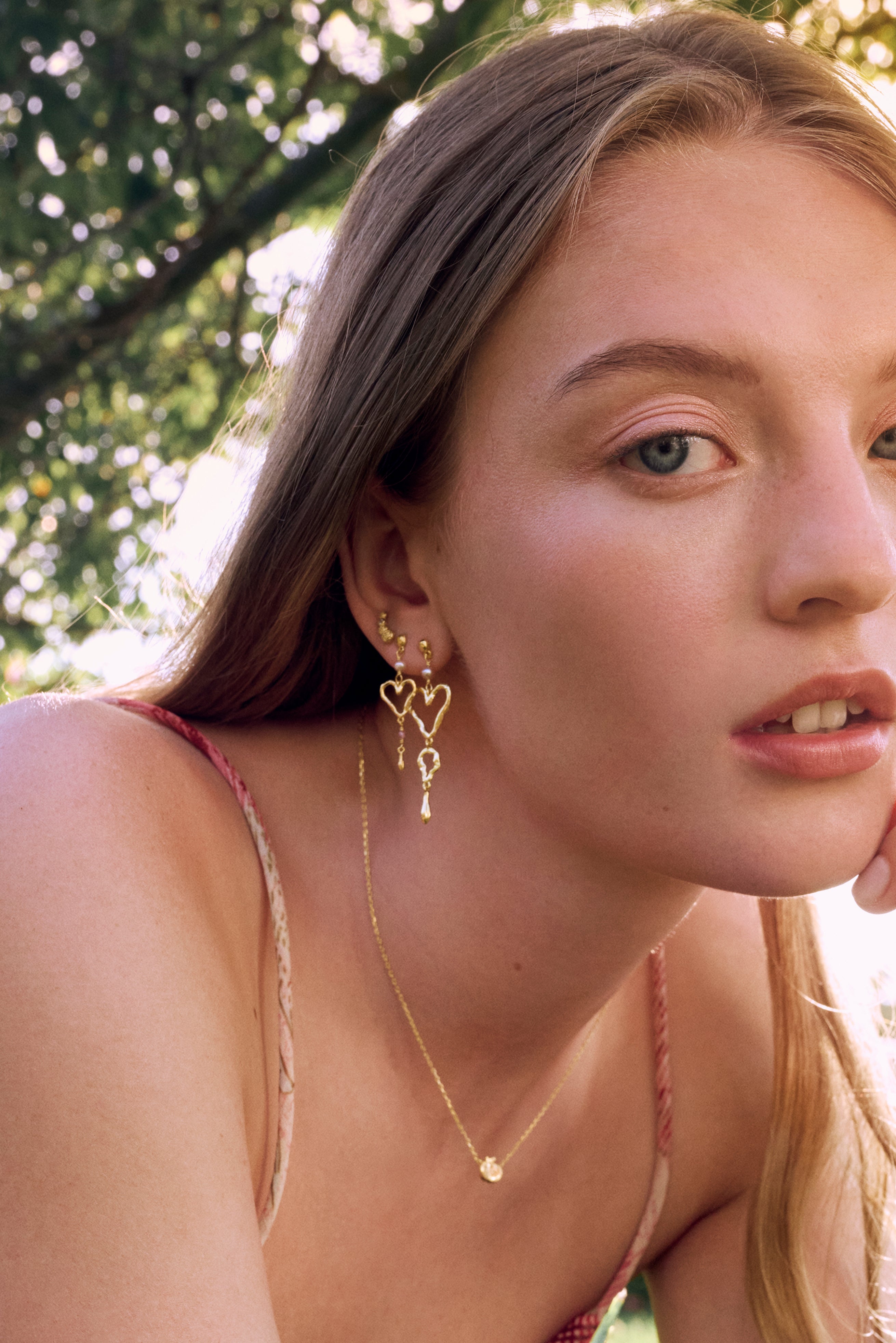 Sabi Petit hængeøreringe - forgyldt